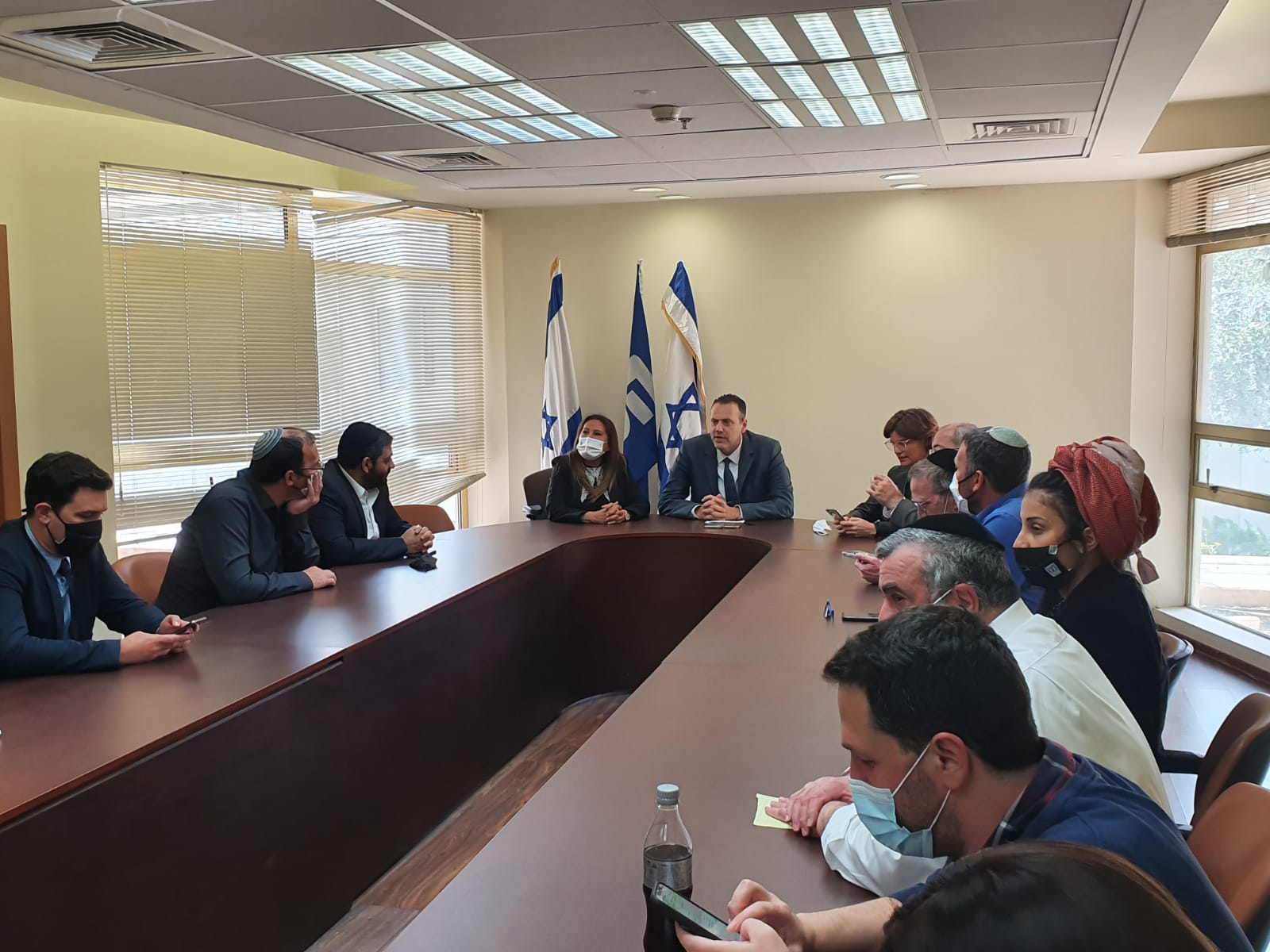 נציגי הסיעות עם ח"כ מיקי זוהר