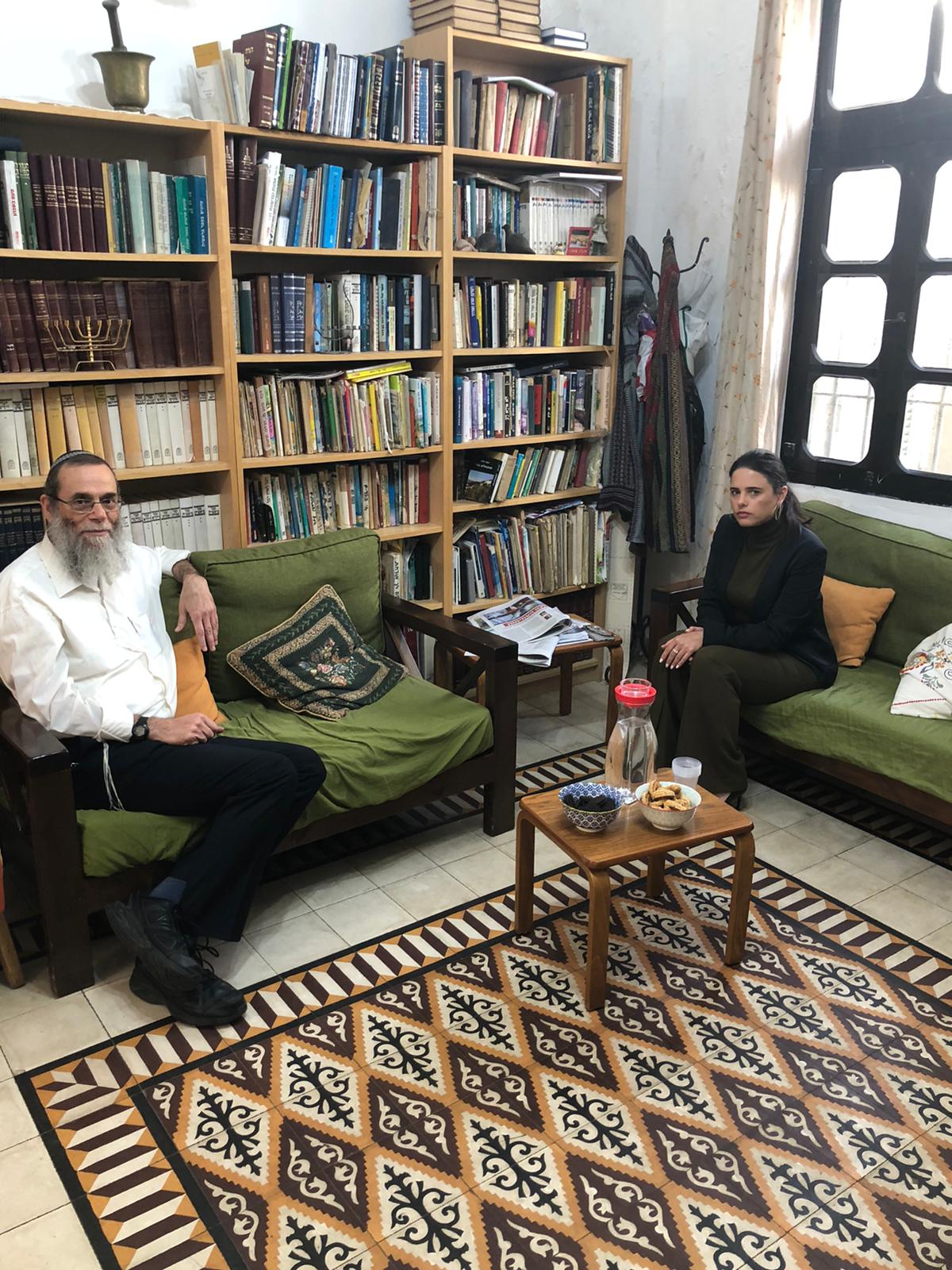 שקד אצל הרב מאלי: "לחזק את הישיבה"