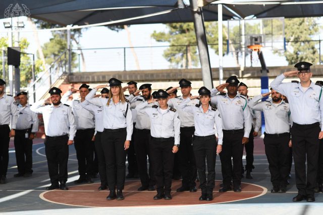 הכנסת באבל: לוין הדליק נר; הדגלים בחצי התורן