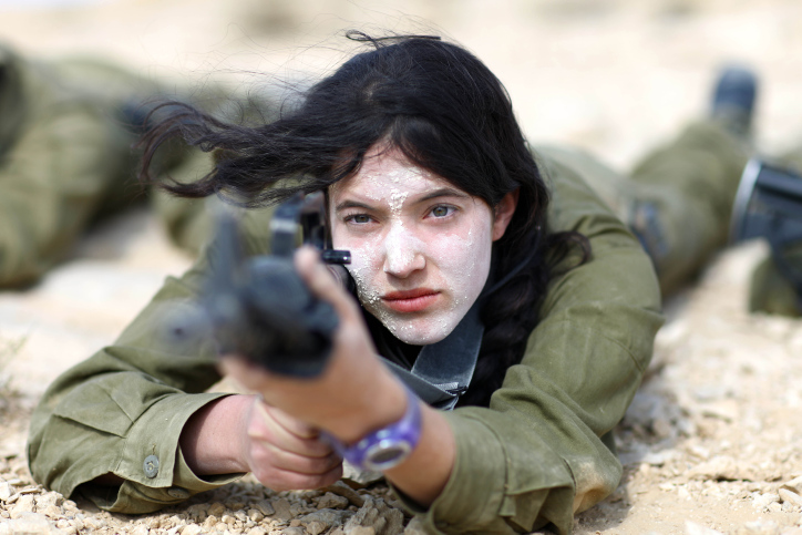 מחקר של צה"ל: לוחמות לא נושרות יותר מלוחמים