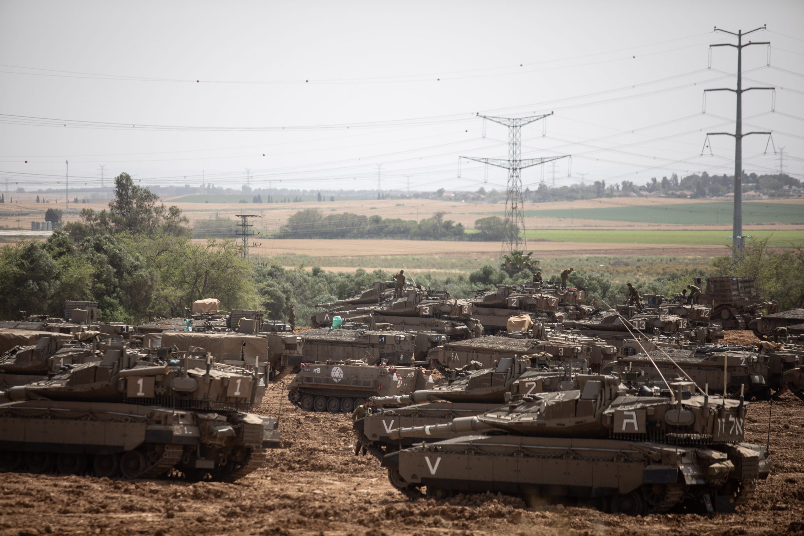 צה"ל מוריד חטיבות חי"ר ושריון לתגבור בעזה