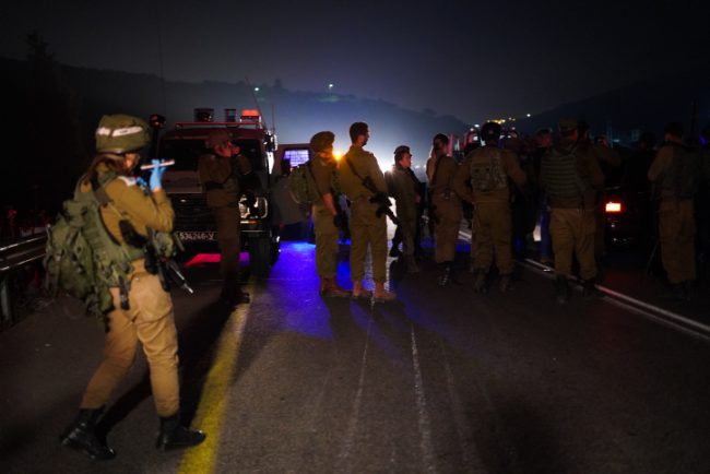 כוחות משטרה בזירת פיגוע הירי בשומרון