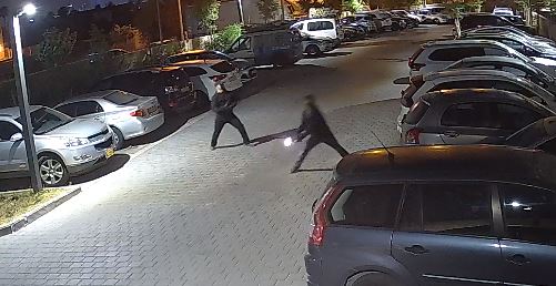 בקבוקי תבערה הושלכו לעבר בית של יהודים. צפו
