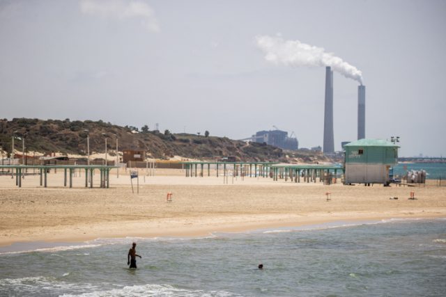 חוף 'בר כוכבא' באשקלון כמעט וריק מאדם, במבצע 'שומר החומות'