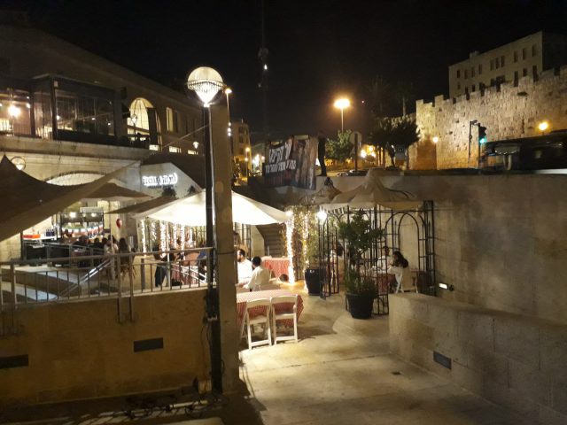 מפגינים נגד ממשלת השינוי רדפו אחרי אורבך