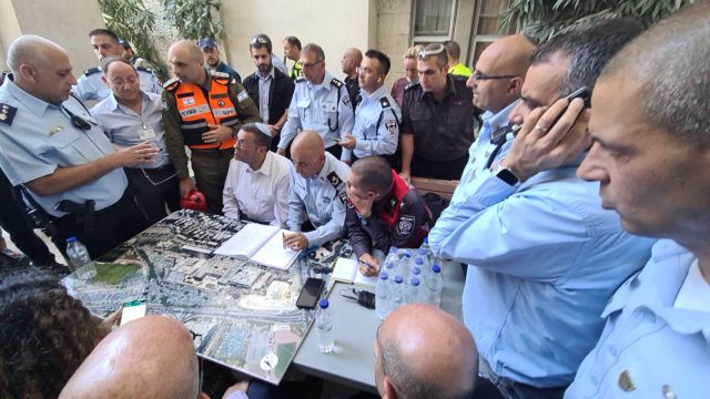 צפו: רגע קריסת החניון בשערי צדק