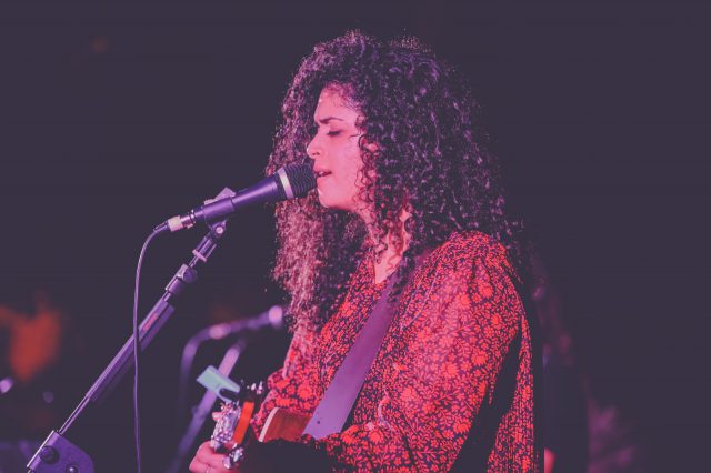 כוכבת עולה
