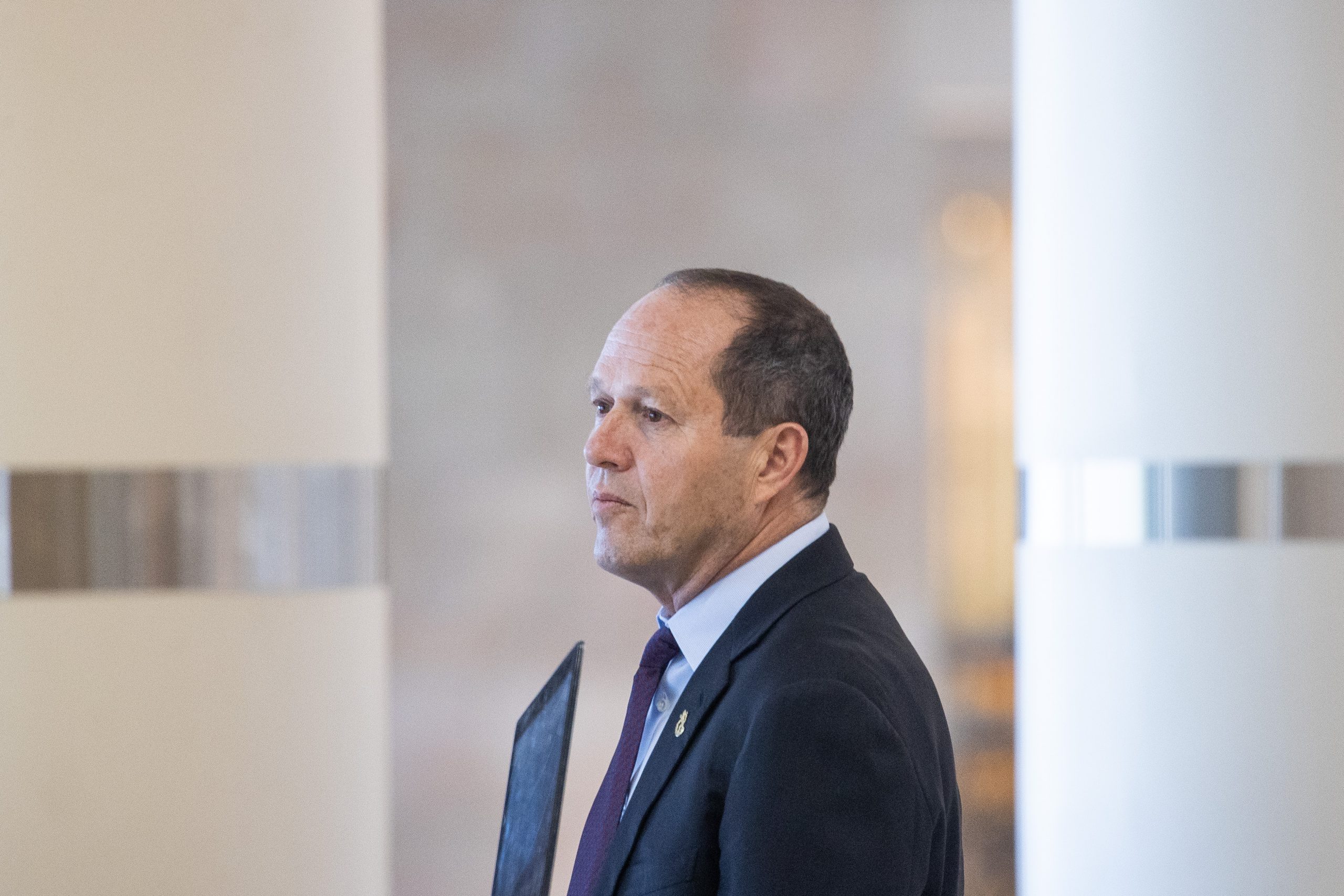 מפגין ניסה לתקוף את ברקת במהלך ביקורו בבוסטון