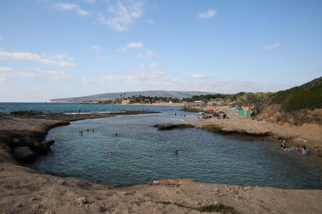 חוף אכזיב.