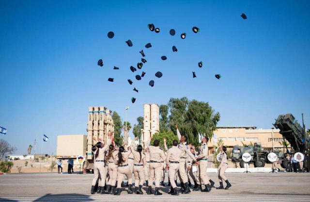 28 קצינים חדשים הצטרפו למערך ההגנה האווירית