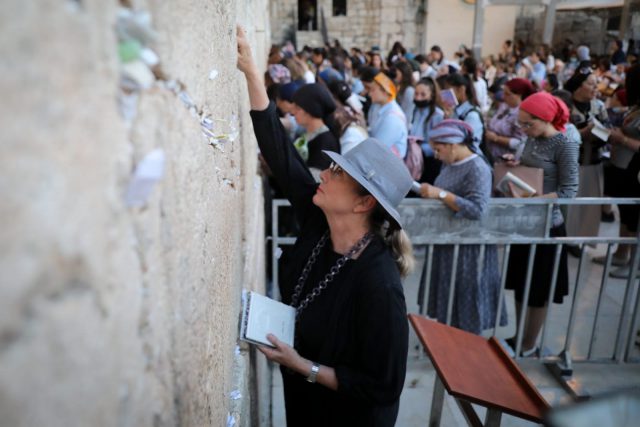 מיכל הרצוג בכותל המערבי (חיים גולדברג)