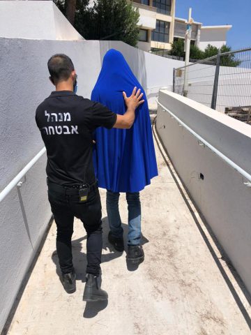 רגע לפני התוכנית | דיירי האח הגדול נכנסים לבידוד