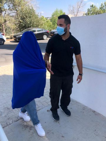 רגע לפני התוכנית | דיירי האח הגדול נכנסים לבידוד
