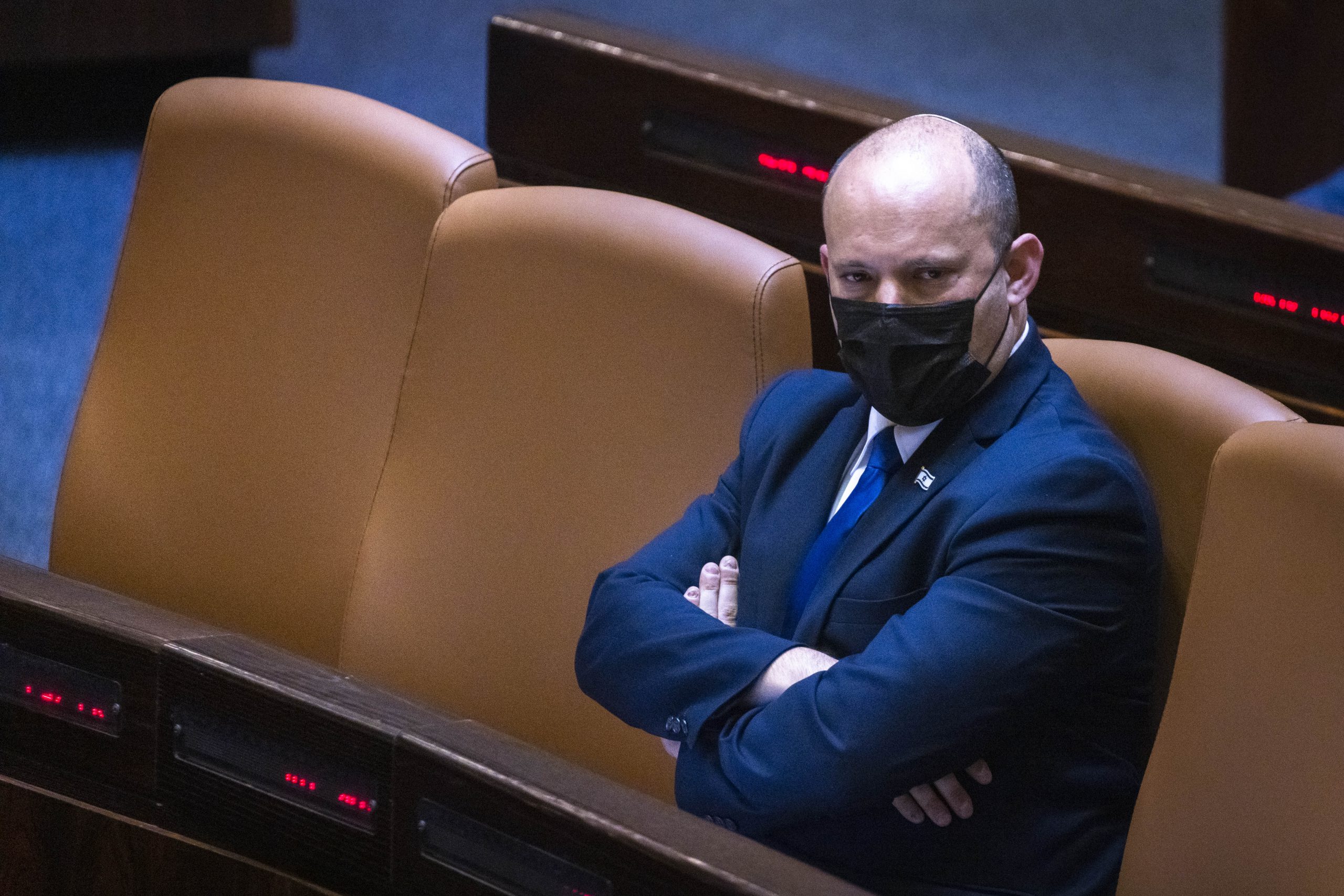 בנט חייב להשתתף | מה זה דיון 40 חתימות?