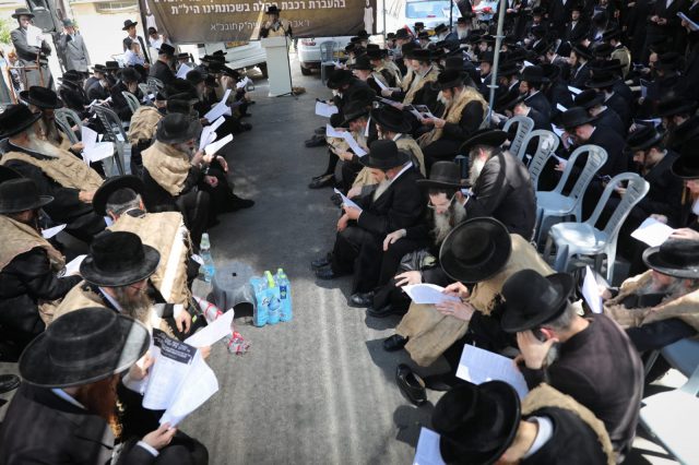 צפו: תיקון לתשעת הימים נגד הרכבת הקלה