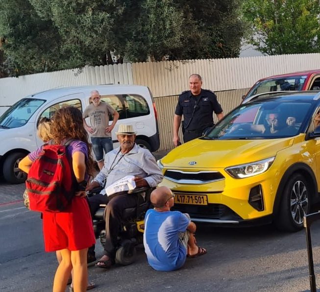 הנכים לבנט: "מתעלם מציבור של 300 אלף נכים"