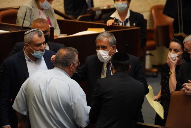 היו"ר מיקי לוי בא להרגיע (דני שם טוב, דוברות הכנסת)