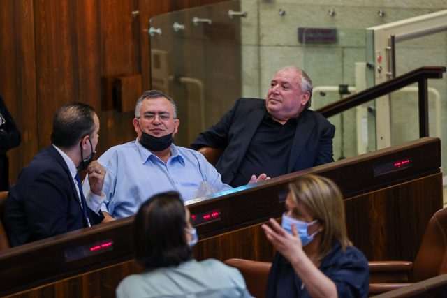 חברי הליכוד בהצבעות אמש (צילומים: דוברות הכנסת – נועם מושקוביץ/דני שם טוב)