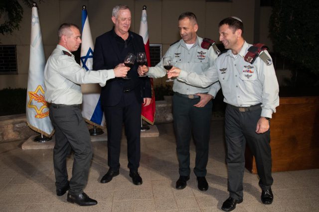 לקראת התפקיד: המזכ"צ של בנט הועלה לדרגת אלוף