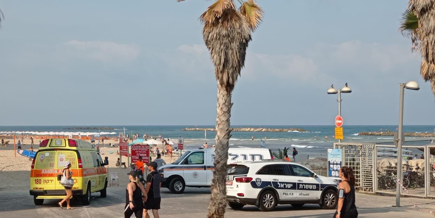 "היה לכוד בין הסלעים": בן 50 טבע למוות בתל אביב