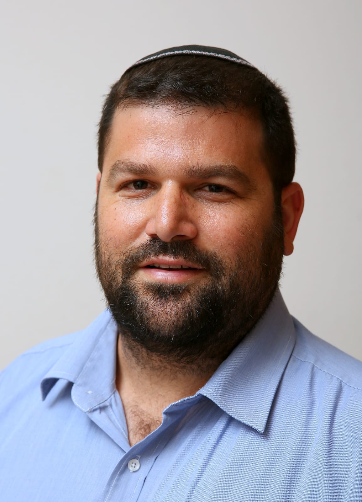 דובר מועצת בנימין בבדיקת עובדות ללשכת בנט