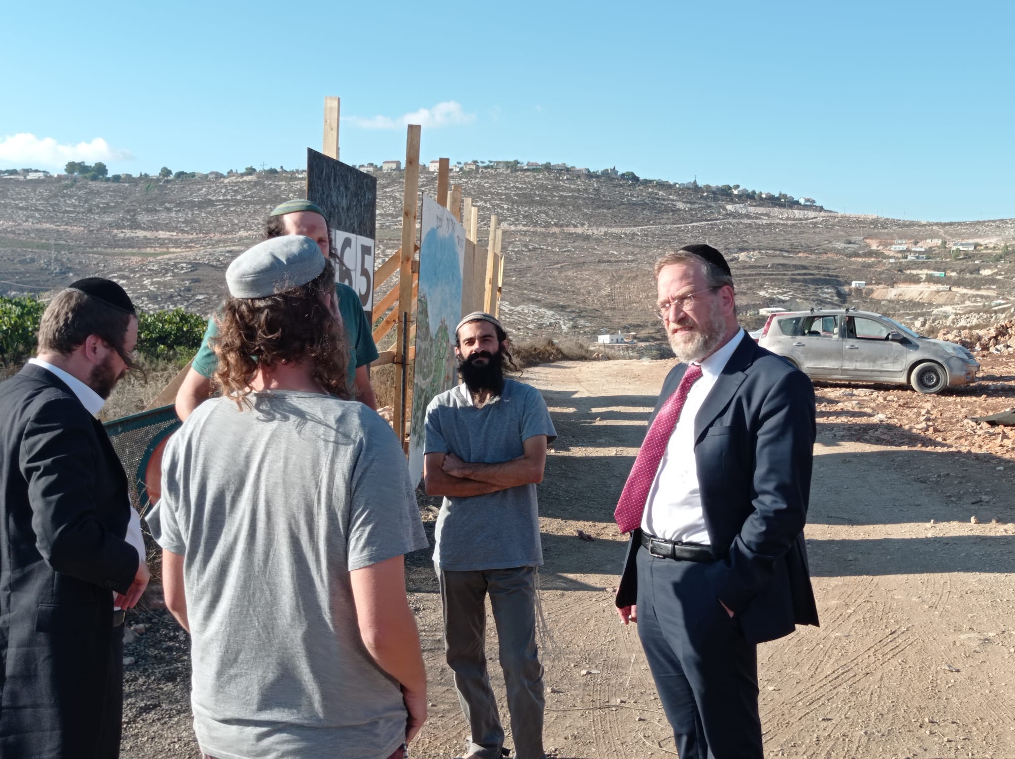 פינדרוס בקומי אורי