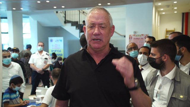 עשרה פלסטינים נפצעו בעימותים עם כוחות צה"ל