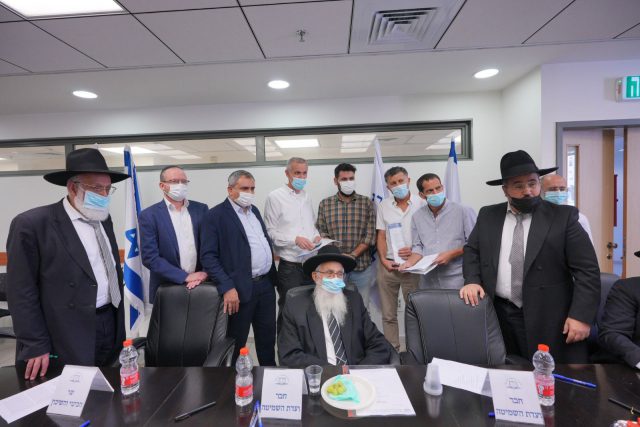 מכירת הקרקעות בהיתר מכירה
