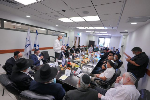 מכירת הקרקעות בהיתר מכירה