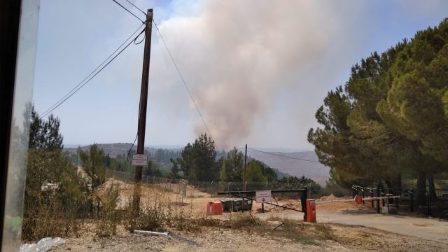 גוש עציון: שריפת ענק סמוך ליישוב גבעות