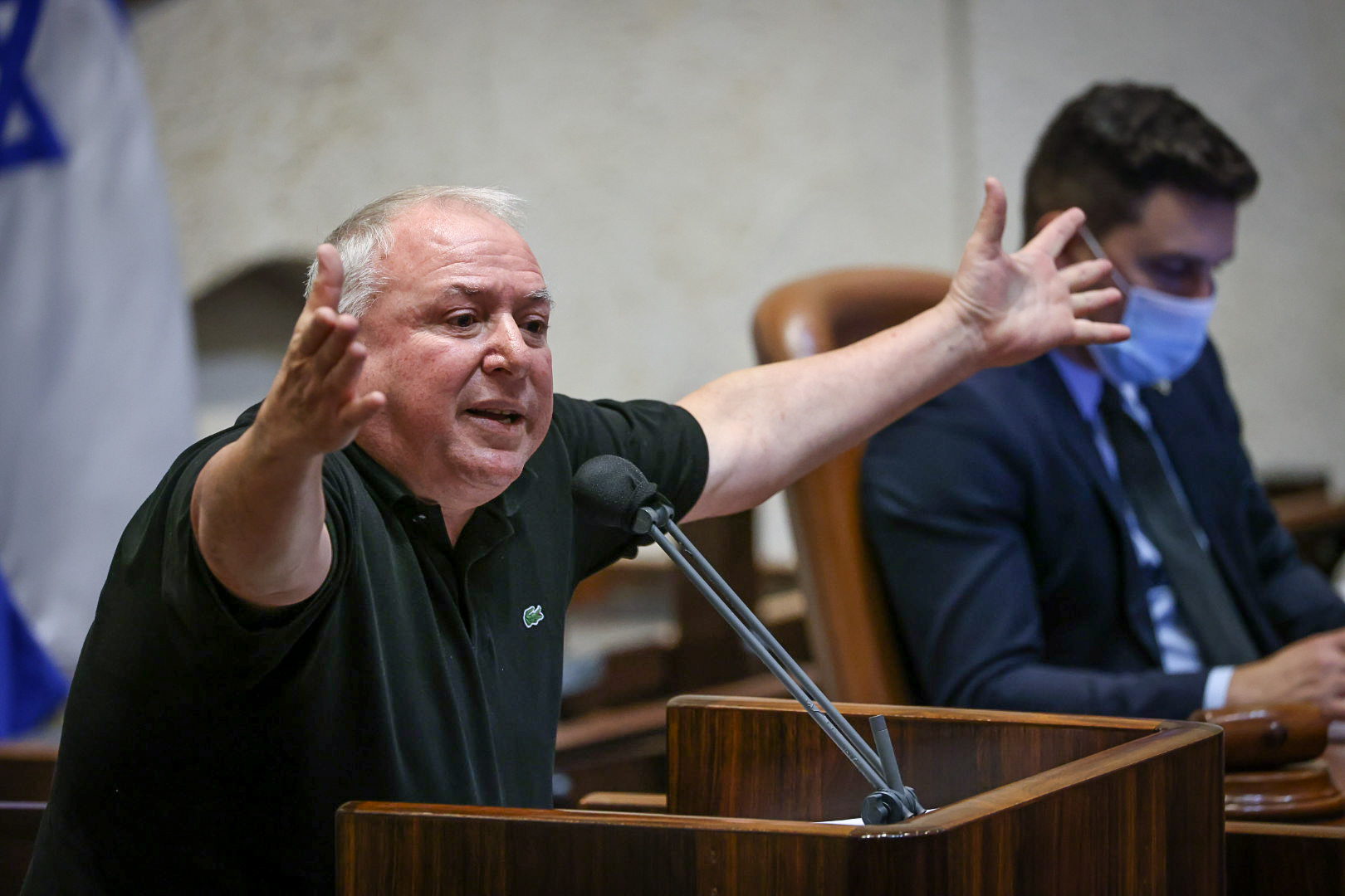אמסלם פלט את האמת וכולם עולים על בריקדות