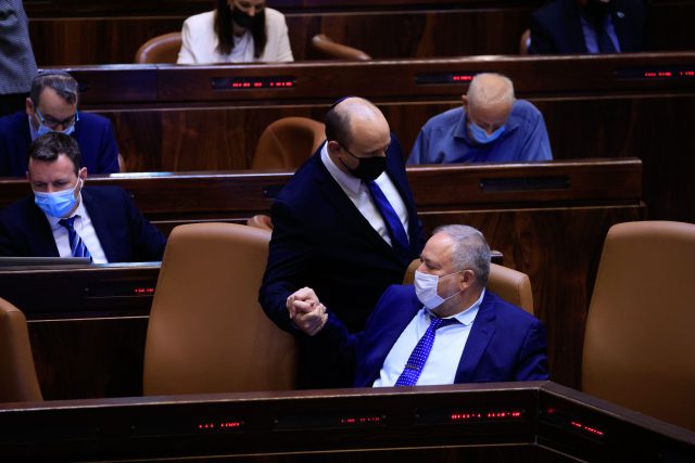 ראש הממשלה ושר האוצר בעת העברת התקציב בקריאה ראשון