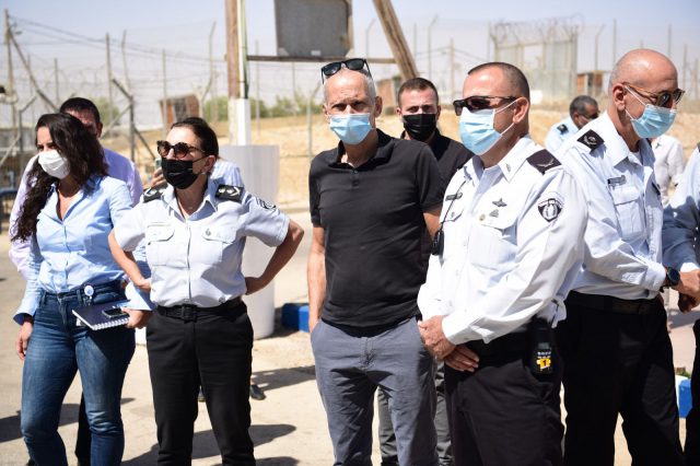 בר לב: "זה כישלון. נהפוך כל אבן לבדוק מה גרם לזה"