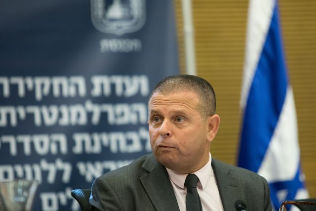 ח"כ לשעבר כבל, שעמד בראש ועדת חקירה פרלמנטרית