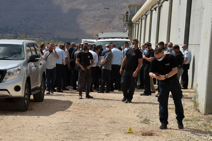 המצוד נמשך: נעצרו קרובי משפחה של שני המחבלים