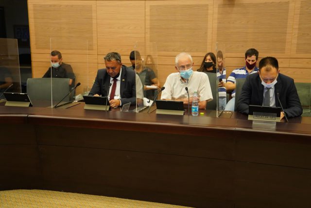 החל מיום שישי: יבוטל התו הירוק בבריכות בשטח פתוח