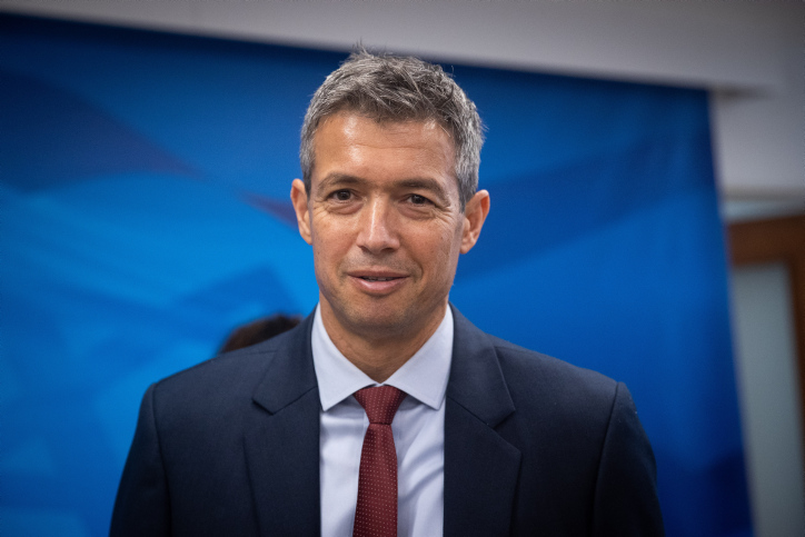 יועז הנדל: "אני מגדיר את עצמי דתי לסירוגין"