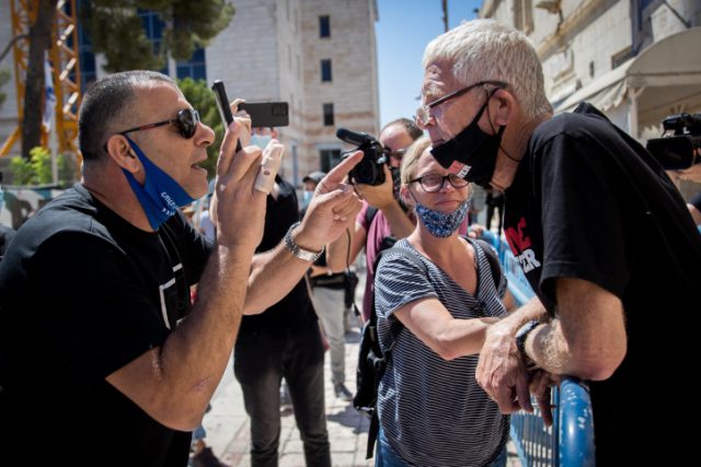 עימות בבלפור, אך העימותים נמשכים גם אחרי נתניהו (צילום יונתן סינדל/ פלאש 90)