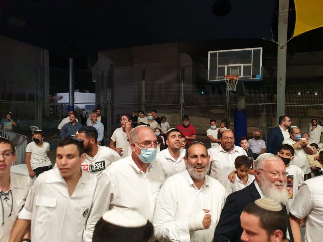 צפו: איילת שקד מפזזת בהקפות שניות