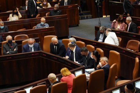 בנט: "אנשי מוסד יצאו למבצע לאיתור רון ארד"