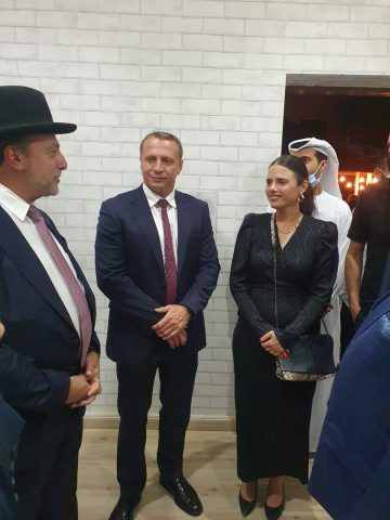 שקד ורוזבוזוב בארוחת ערב עם הקהילה היהודית בדובאי