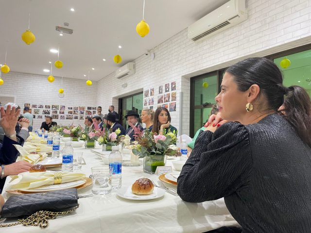 שקד ורוזבוזוב בארוחת ערב עם הקהילה היהודית בדובאי