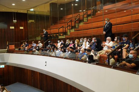 בני משפחת זאבי במליאה