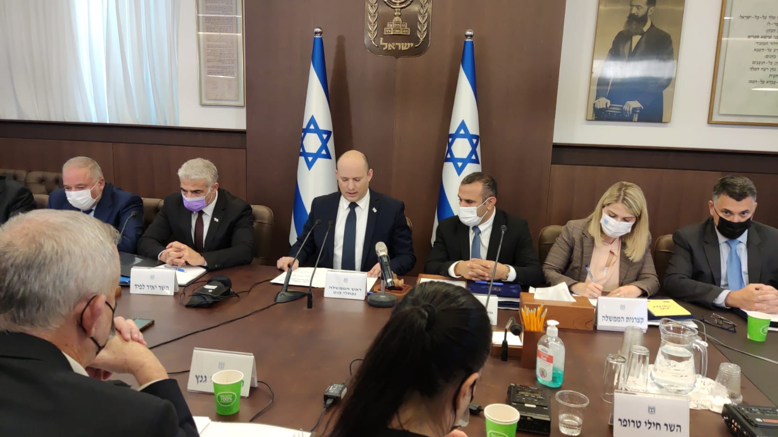 בנט לחברי הקואליציה: "אל תרעידו את הספינה"