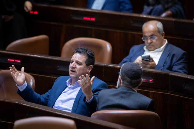 איימן עודה