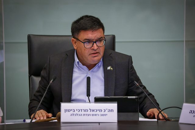 סוער בוועדת הכלכלה: רמי לוי הוצא מהדיון |צפו