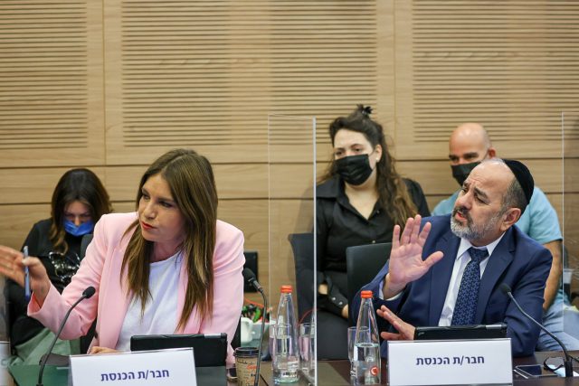 סוער בוועדת הכלכלה: רמי לוי הוצא מהדיון |צפו