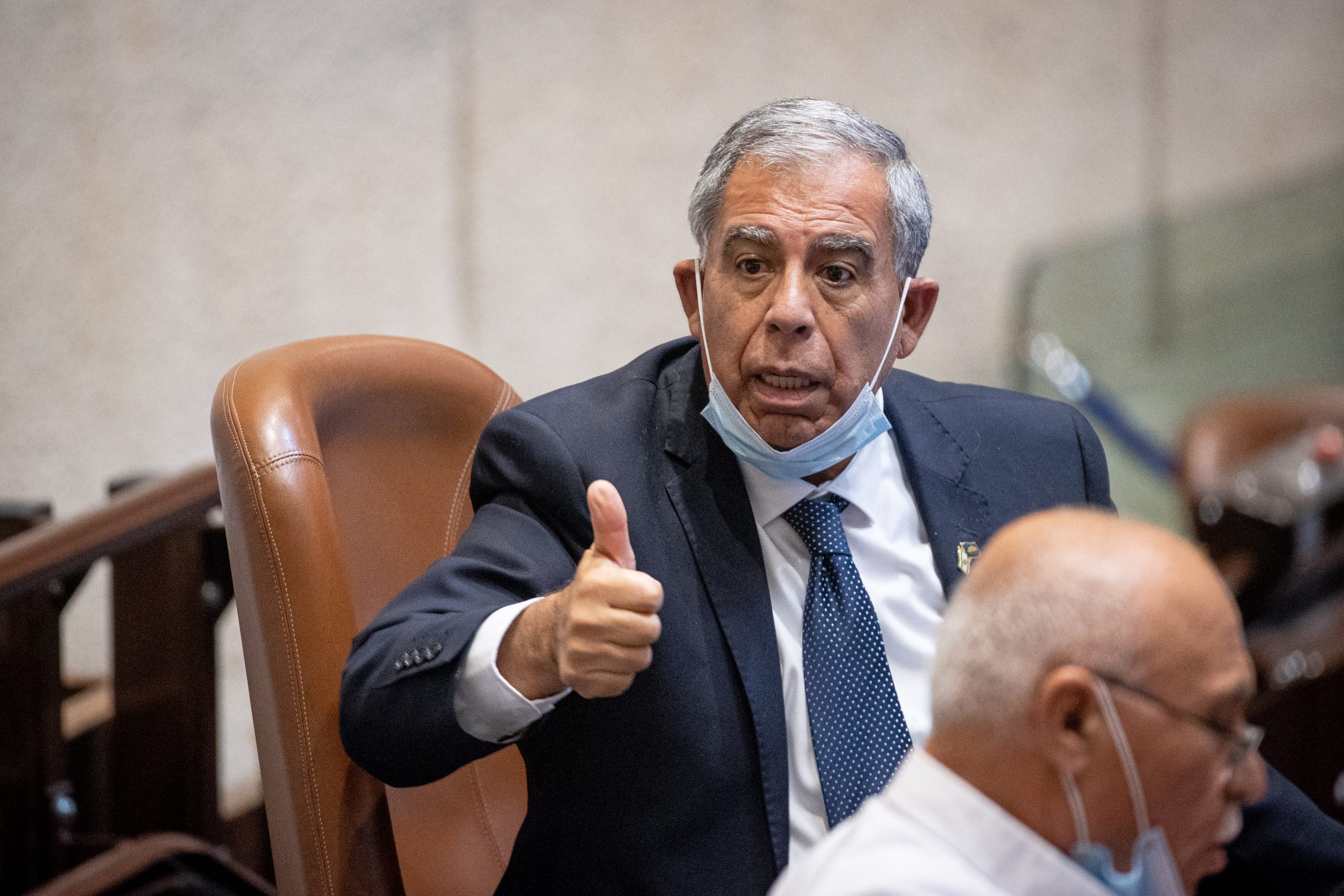מיקי לוי סוגר את חגיגת הפינוקים של הח"כים