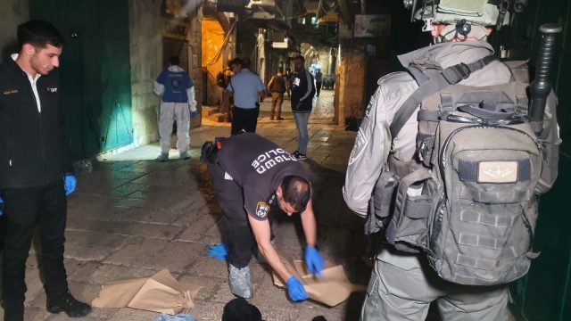 שני לוחמי מג"ב נפצעו בפיגוע דקירה בירושלים