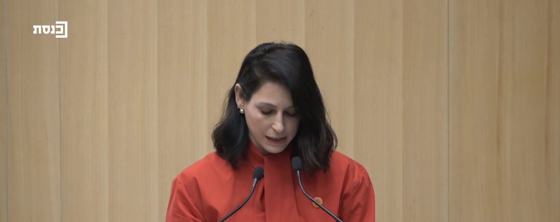 גילת בנט: "כשאישה לובשת מלכות היא מייצרת מציאות"